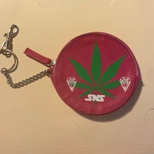 Round Pink Coin Purse Herb Cannabis Leaf Design